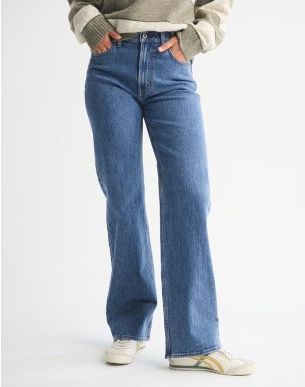 Abercrombie & Fitch The 90s Relaxed Jean High Rise Size 26 Blue Denim Y2K Retro